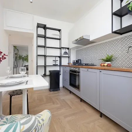 Bright In Saska Kepa Near Pge Narodowy By Renters 公寓 *