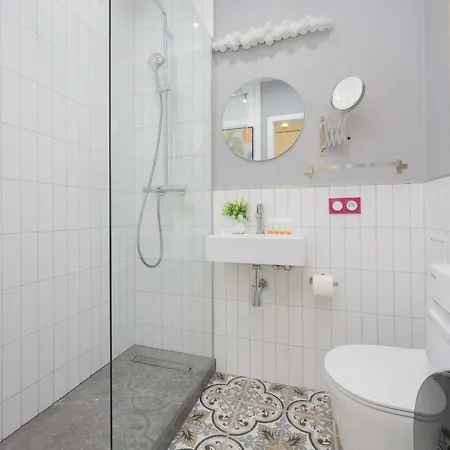 Bright In Saska Kepa Near Pge Narodowy By Renters * Warsaw